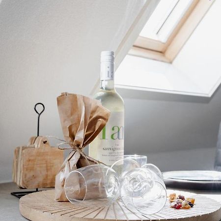 99 Lifestyle Suite Zwaag Esterno foto
