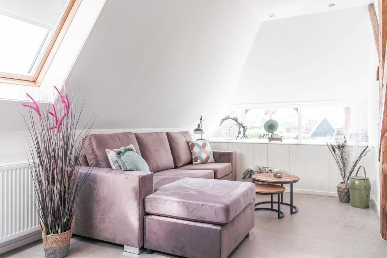 99 Lifestyle Suite Zwaag Esterno foto