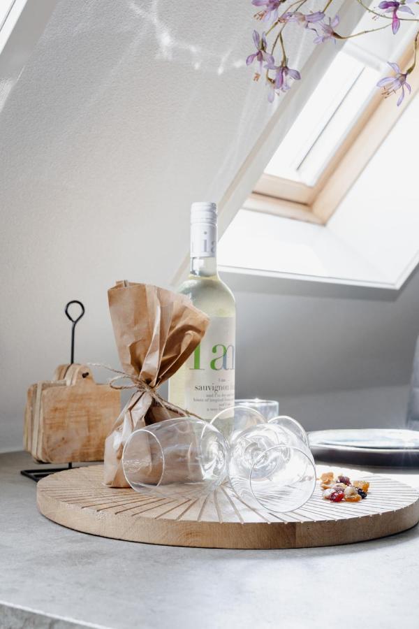99 Lifestyle Suite Zwaag Esterno foto